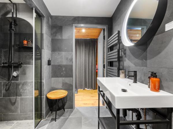 Clementine's Guest House : photo 4 de la chambre suite - vue sur jardin