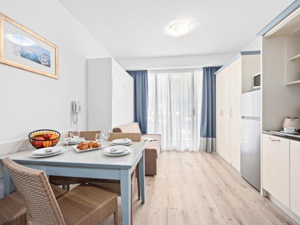 Resort del Mar : photo 2 de la chambre appartement familial avec balcon (2 adultes + 2 enfants)