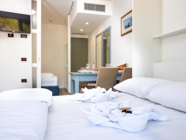 Resort del Mar : photo 7 de la chambre appartement familial avec balcon (2 adultes + 2 enfants)