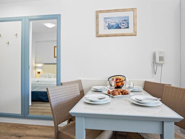 Resort del Mar : photo 10 de la chambre appartement familial avec balcon (2 adultes + 2 enfants)