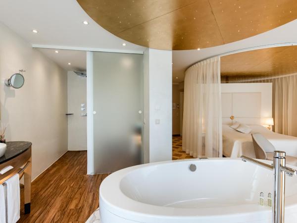 Hotel des Balances : photo 4 de la chambre suite romantique avec balcon - vue sur rivière