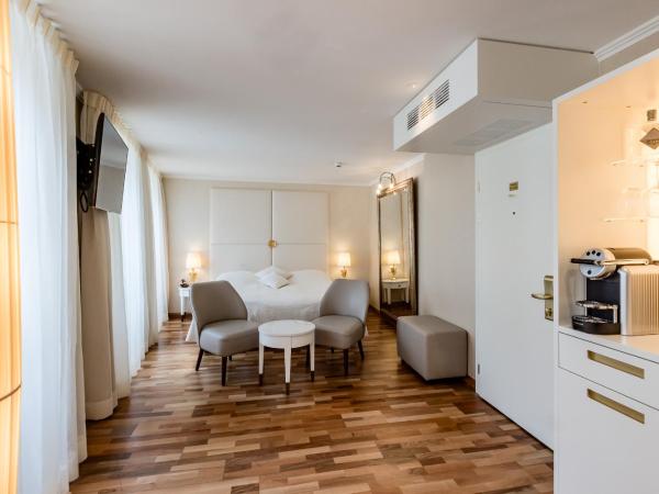 Hotel des Balances : photo 7 de la chambre chambre double – vue sur ville