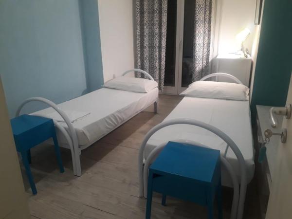 Balarm Hostel - Youth Hostel age limit 18-50 : photo 4 de la chambre chambre lits jumeaux