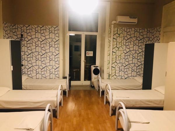 Balarm Hostel - Youth Hostel age limit 18-50 : photo 3 de la chambre lit simple en dortoir