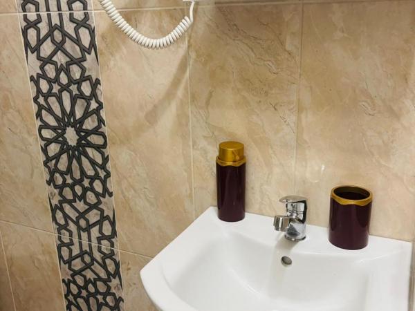 Lebon Hotel-Special Class : photo 6 de la chambre suite avec balcon