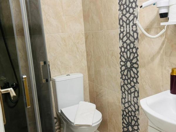 Lebon Hotel-Special Class : photo 7 de la chambre suite avec balcon