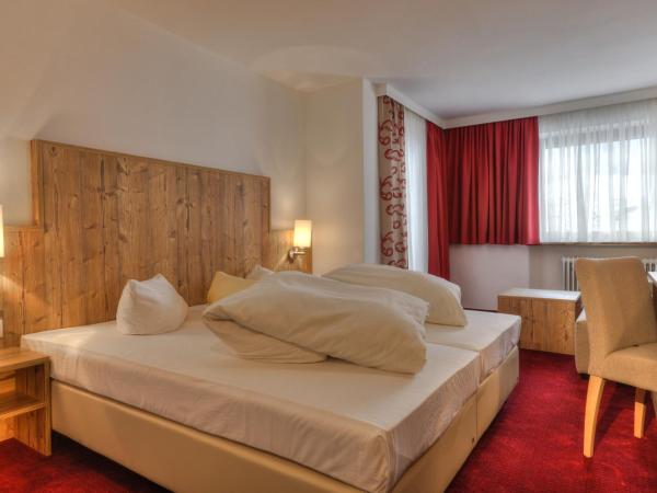 Hotel Kögele mit Restaurant bei Innsbruck Axamer Lizum : photo 8 de la chambre chambre familiale avec balcon