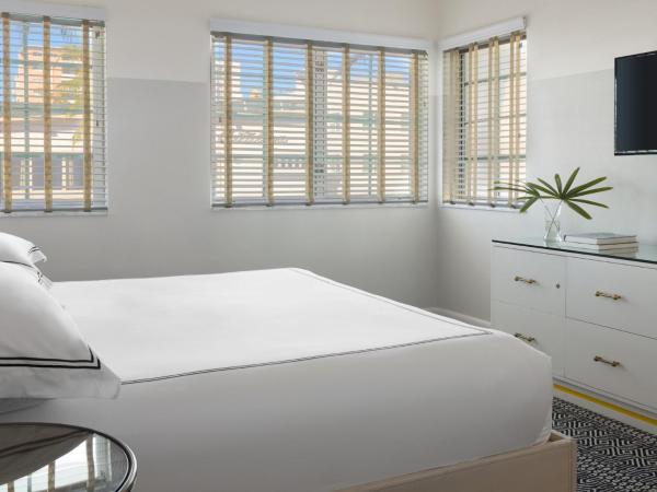 Kimpton Surfcomber Hotel, an IHG Hotel : photo 2 de la chambre chambre king premium avec vue sur ville