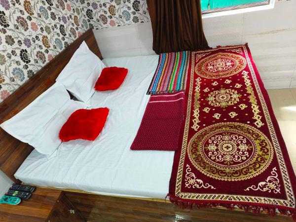 OYO SAI PALACE : photo 5 de la chambre chambre triple classique
