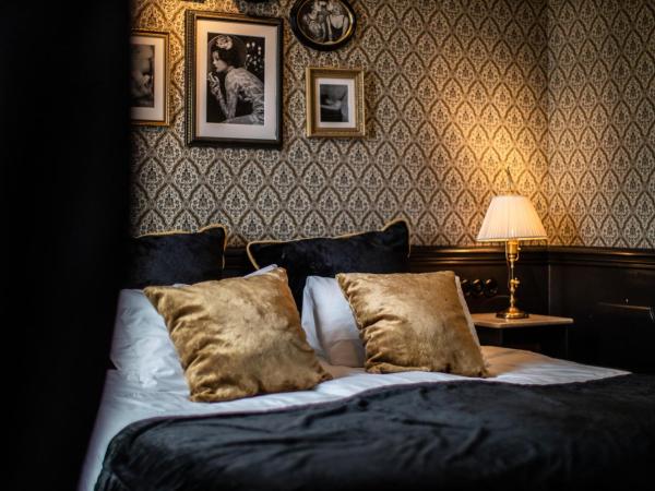 Hotel Pigalle : photo 7 de la chambre chambre double royale