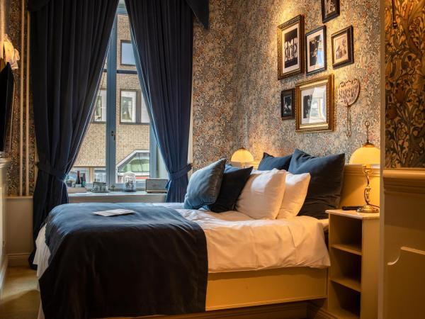 Hotel Pigalle : photo 4 de la chambre petite chambre double