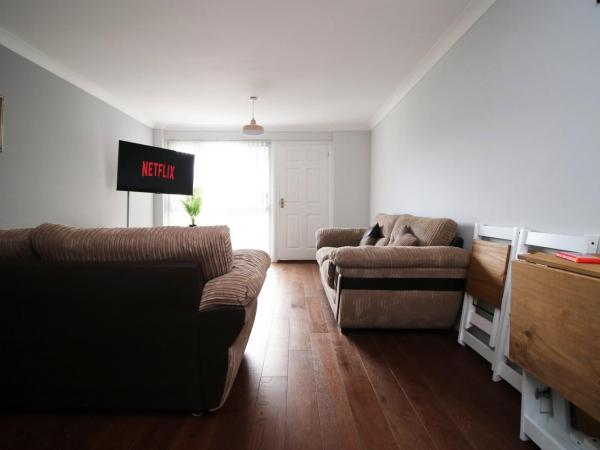 Cohost Partners: Perfect Retreat in Bristol : photo 8 de la chambre maison de vacances