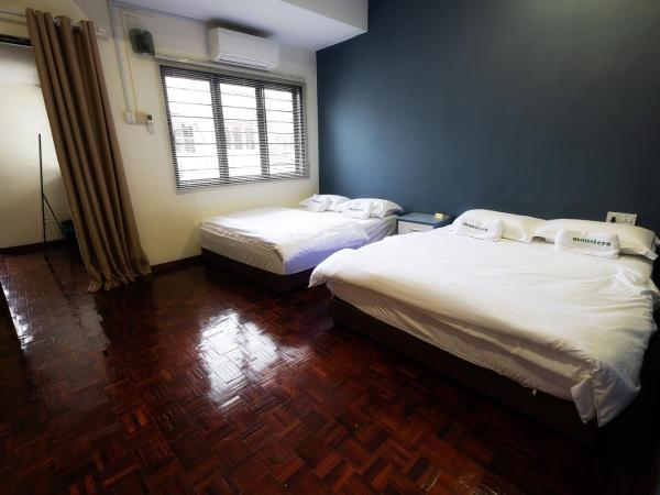 monstera guesthouse @ Ipoh Garden East : photo 1 de la chambre chambre familiale avec salle de bains privative