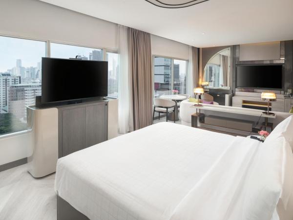 Pathumwan Princess Hotel - SHA Extra Plus Certified : photo 3 de la chambre suite lit king-size premier