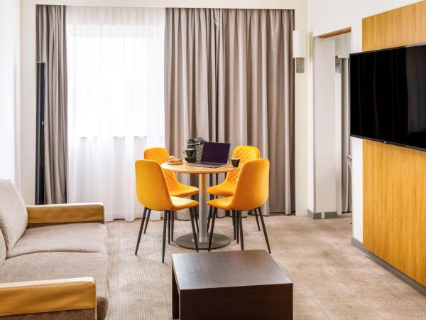 Novotel London Greenwich : photo 2 de la chambre suite lit king-size exécutive avec canapé