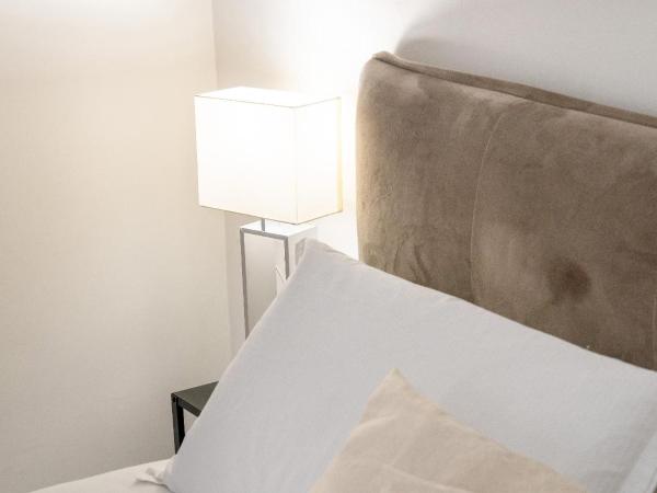 Duomo Luxury Suite Catania : photo 8 de la chambre chambre standard lit queen-size