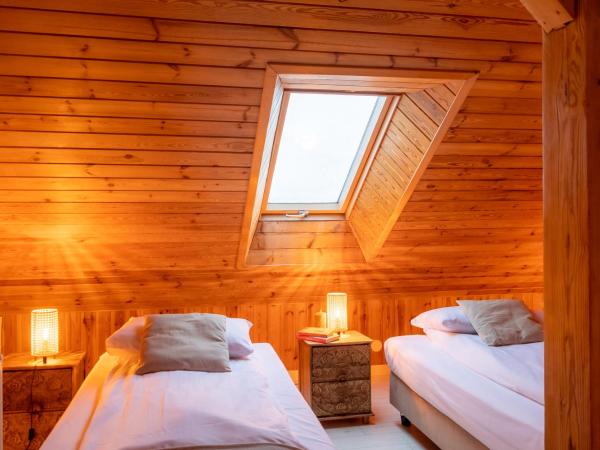 BlissHouse Cracow : photo 6 de la chambre chambre quadruple avec baignoire