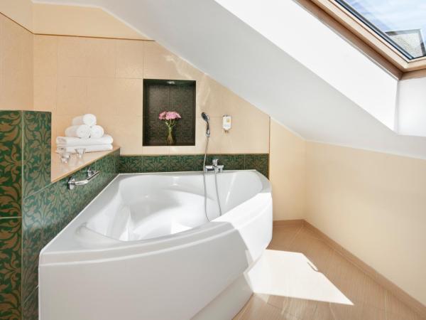 Hotel Bonum Old Town : photo 3 de la chambre superior deluxe double or twin room with large bathroom