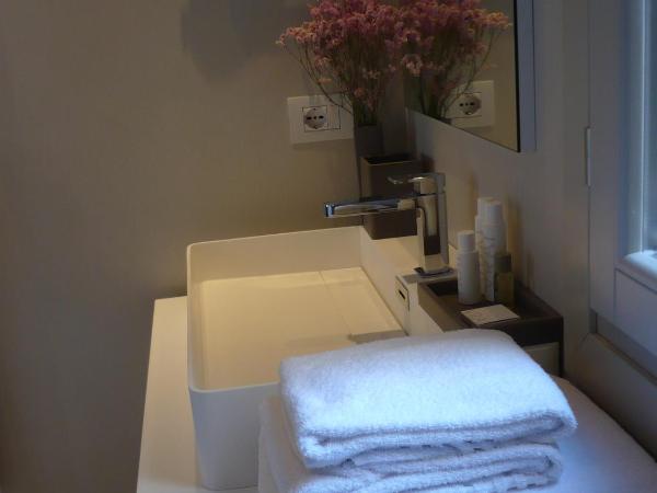 Hotel Liassidi Palace : photo 9 de la chambre chambre double - vue sur canal - bâtiment séparé