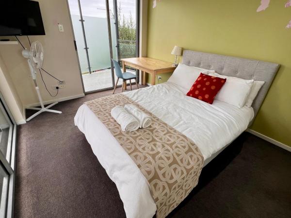 Hobart View : photo 3 de la chambre chambre double avec salle de bains commune