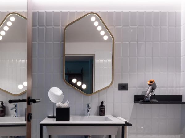 Urban Hive Milano : photo 3 de la chambre la chambre lits jumeaux sur-mesure