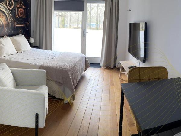 BnB Goldies : photo 2 de la chambre chambre double avec salle de bains privative