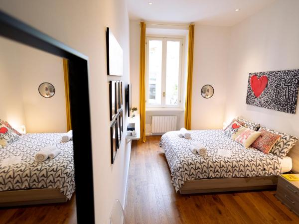 tHE Keith Haring Room - Private Bedroom : photo 4 de la chambre chambre double avec salle de bains privative
