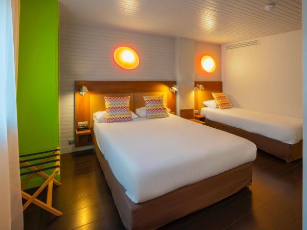 Campanile Annecy Centre - Gare : photo 1 de la chambre chambre nouvelle génération - 1 lit double 2 lits simples