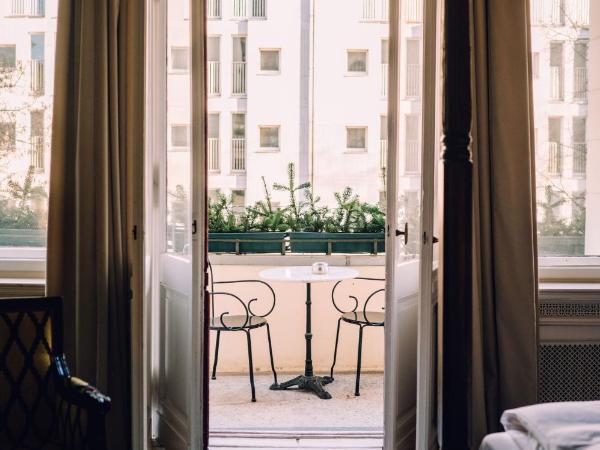 HENRI Hotel Berlin Kurfürstendamm : photo 2 de la chambre salon doppelzimmer mit balkon