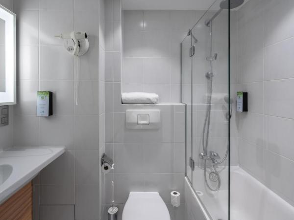 Campanile Annecy Centre - Gare : photo 6 de la chambre chambre double nouvelle génération