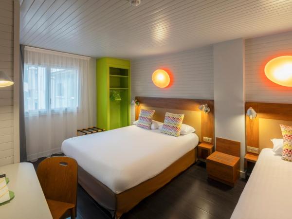 Campanile Annecy Centre - Gare : photo 2 de la chambre chambre nouvelle génération - 1 lit double 2 lits simples