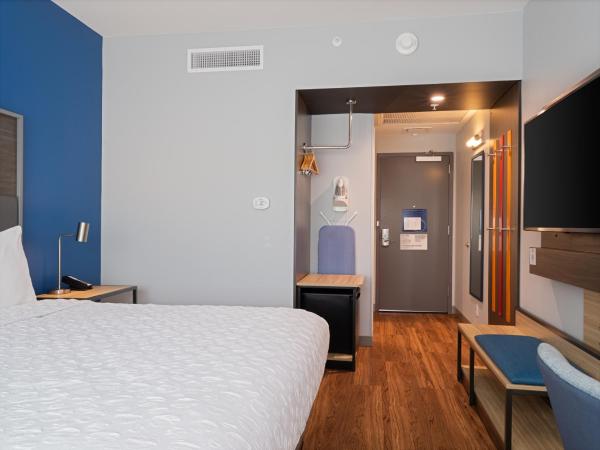 Tru By Hilton Atlanta Airport College Park : photo 1 de la chambre chambre lit king-size - pour personnes malentendantes