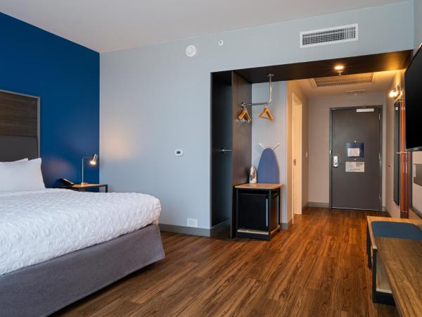 Tru By Hilton Atlanta Airport College Park : photo 3 de la chambre chambre lit king-size - pour personnes malentendantes