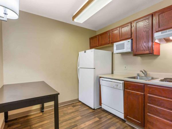 Extended Stay America Suites - Phoenix - Midtown : photo 4 de la chambre studio de luxe avec 1 lit queen-size - non-fumeurs