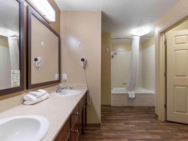 Extended Stay America Suites - Phoenix - Midtown : photo 5 de la chambre studio de luxe avec 1 lit queen-size - non-fumeurs