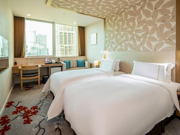 China Mayors Plaza - Free shuttle between hotel and Exhibition Center during Canton Fair : photo 4 de la chambre chambre lits jumeaux confort