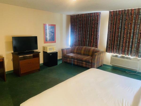 Norwood Inn Statefare Grounds : photo 3 de la chambre suite supérieure lit king-size