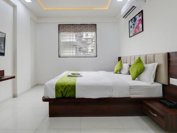 StayBird - NEST, A Premium Residences, Kharadi : photo 4 de la chambre chambre lit king-size