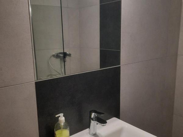 HELIOS Hotel Apartments : photo 9 de la chambre studio supérieur avec balcon