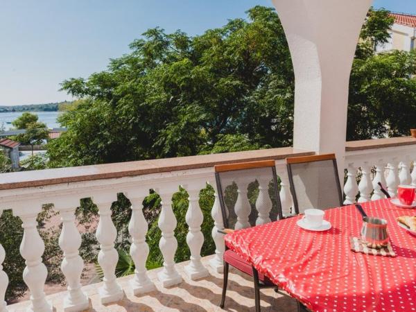 Villa Nike : photo 2 de la chambre suite avec terrasse