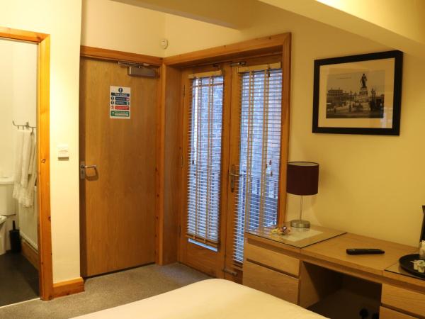 Lower Turks Head : photo 10 de la chambre chambre double avec balcon