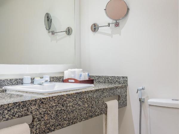 Le Relais La Borie : photo 7 de la chambre chambre principale - vue sur mer