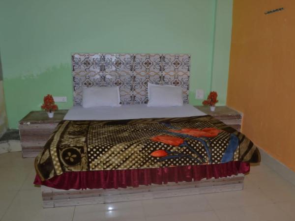 Apna Guest Home Stay : photo 3 de la chambre chambre double deluxe (2 adultes + 1 enfant)
