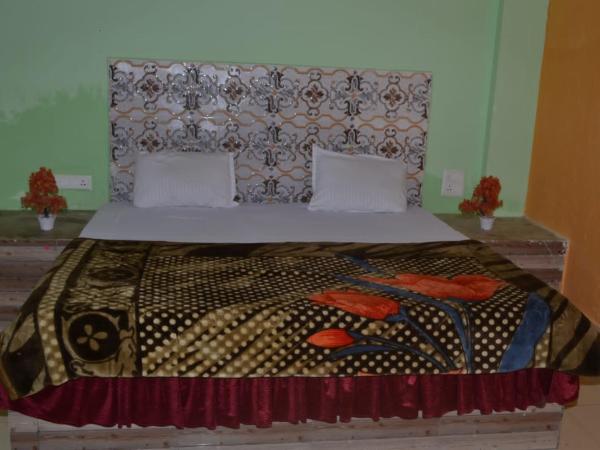 Apna Guest Home Stay : photo 5 de la chambre chambre double deluxe (2 adultes + 1 enfant)