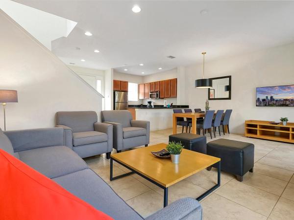 Regal Oaks Resort Vacation Townhomes by IDILIQ - Free Private Hot tub! : photo 2 de la chambre maison 3 chambres avec bain à remous privé