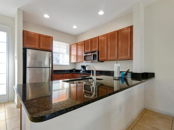 Regal Oaks Resort Vacation Townhomes by IDILIQ - Free Private Hot tub! : photo 3 de la chambre maison 3 chambres avec bain à remous privé