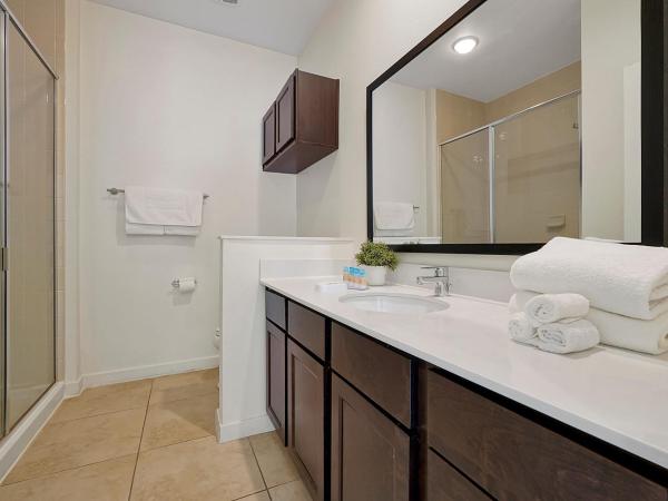 Regal Oaks Resort Vacation Townhomes by IDILIQ - Free Private Hot tub! : photo 8 de la chambre maison 3 chambres avec bain à remous privé