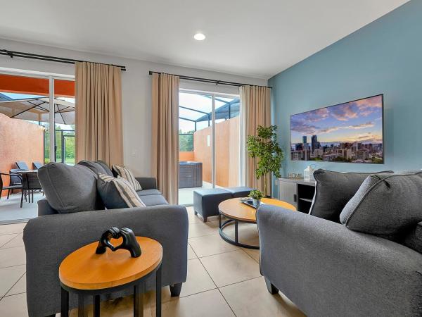 Regal Oaks Resort Vacation Townhomes by IDILIQ - Free Private Hot tub! : photo 2 de la chambre maison 2 chambres avec bain à remous privé