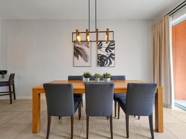 Regal Oaks Resort Vacation Townhomes by IDILIQ - Free Private Hot tub! : photo 6 de la chambre maison 2 chambres avec bain à remous privé