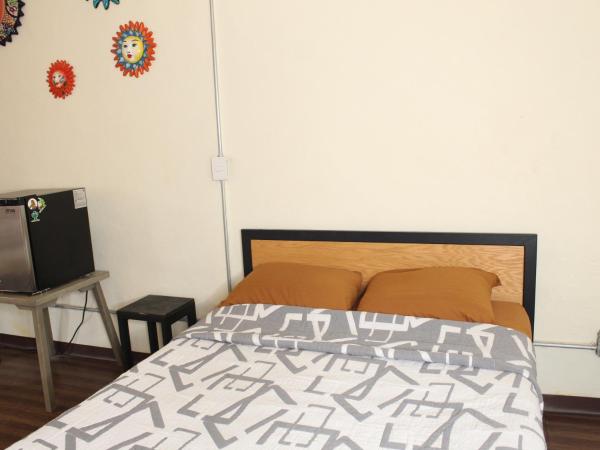 Hostal La Loteria : photo 10 de la chambre chambre double